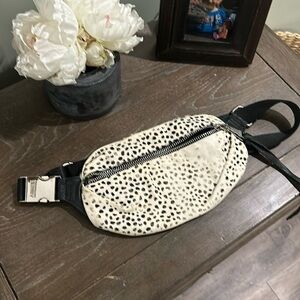 Fashionista Fanny pack Aimee Kestenberg